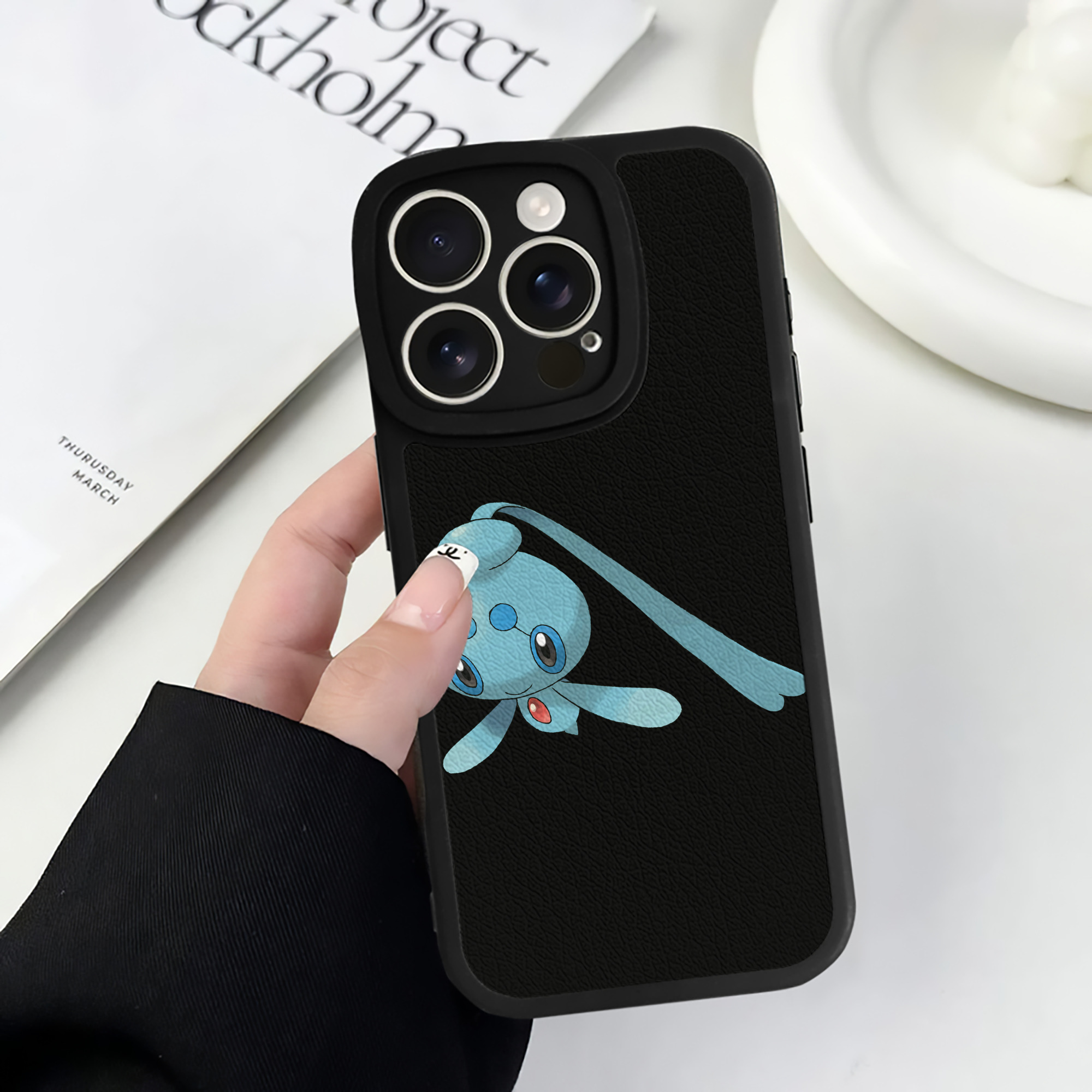 （画像用） ポケットモンスター Pokémon 【iPhone 16シリーズ対応】シリコンスマホケース（レザー調） 材質：シリコン